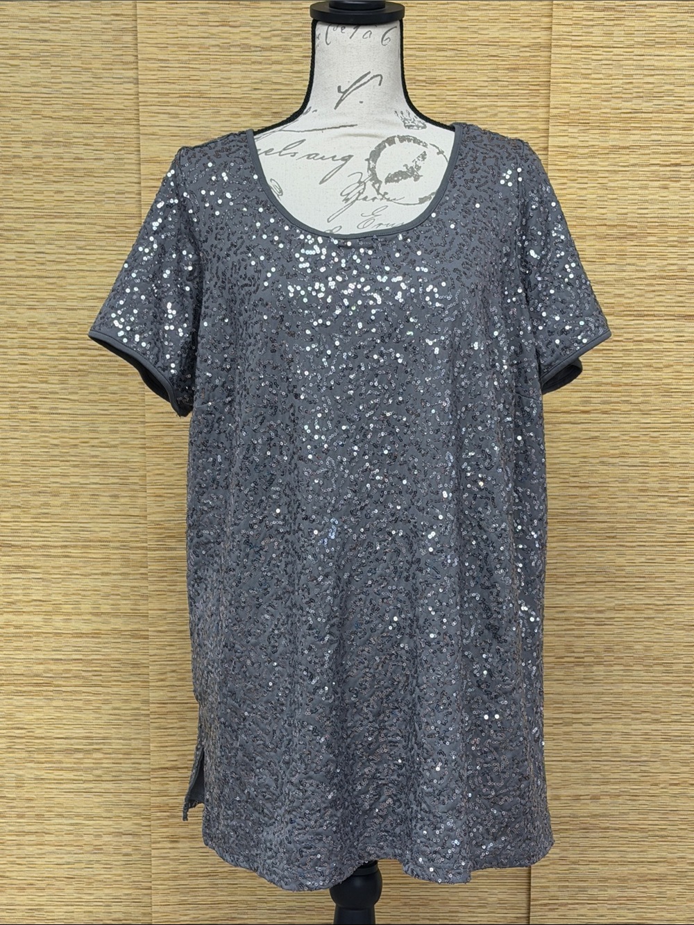 Sequin Short-Sleeve Scoop Neck Top - Gray